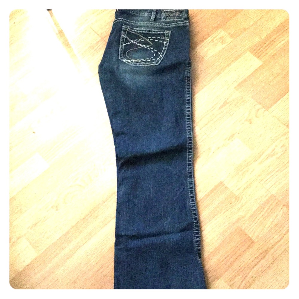 Silver Frances 18” W36 L33